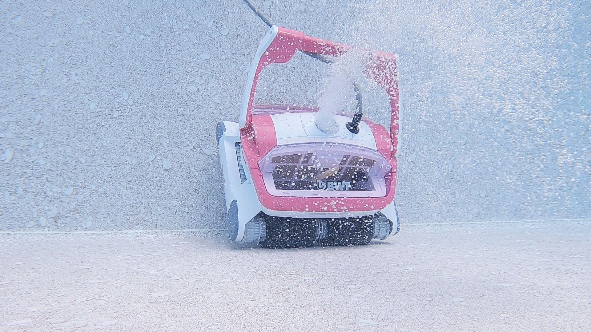 Pool robot D600 with app control for pools up to 10m